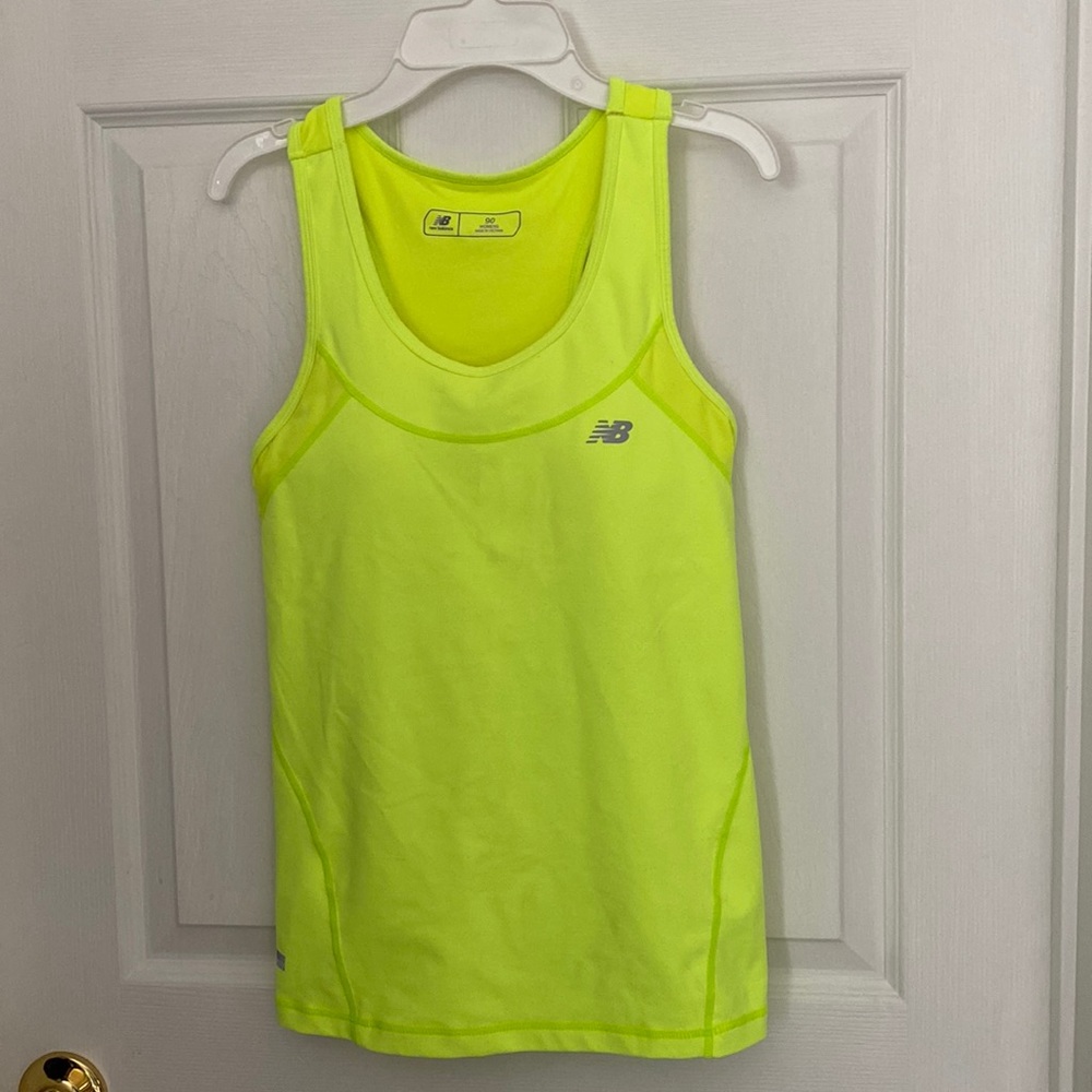 New balance top- like new